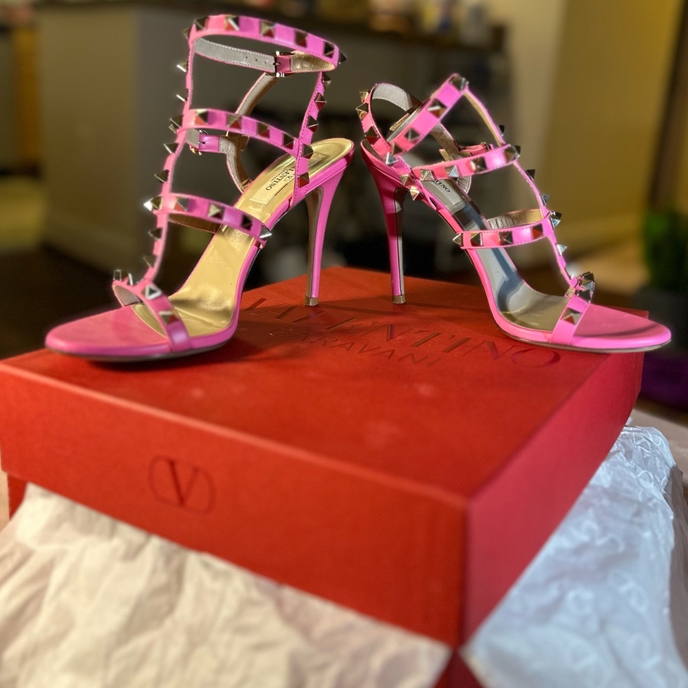 Valentino Garavani Rockstud T-Strap Leather Sandals Pink size 7 EU 37 - Picture 5 of 16